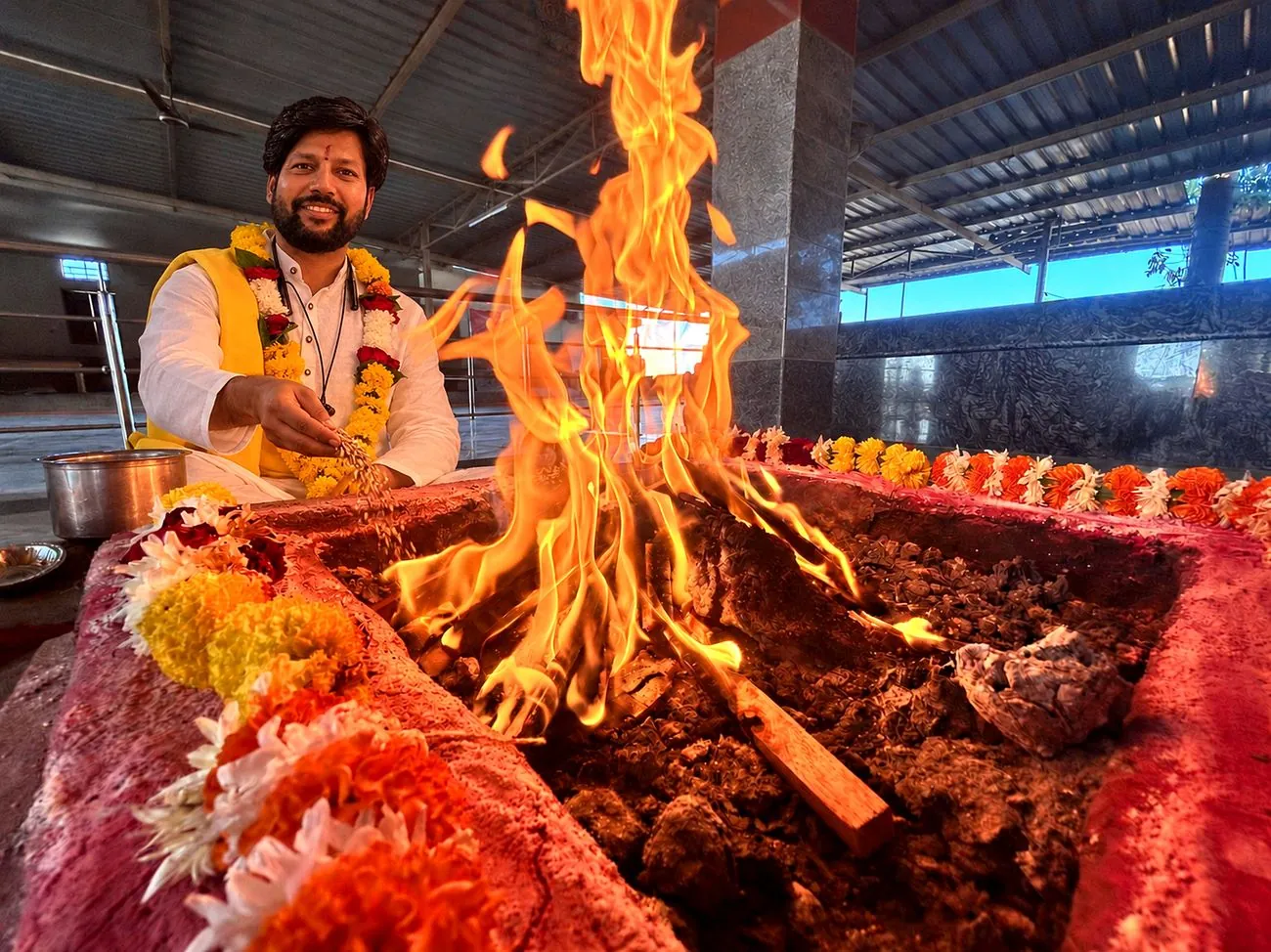 Acharya performing havan